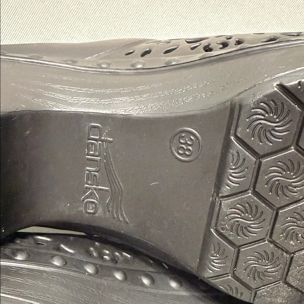 Dansko Pippa Molded Black Clogs Size 38EU / 7.5-8 US Style 1015-020200 - Picture 8 of 8